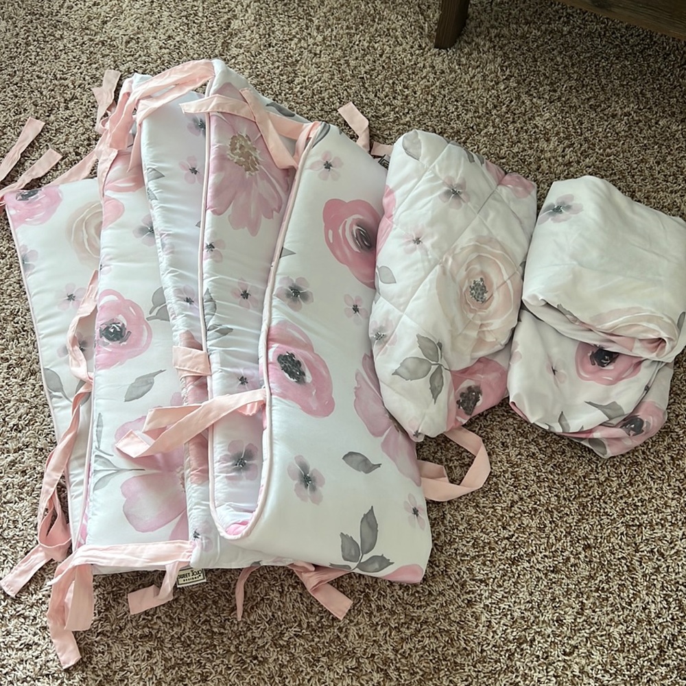 Sweet JoJo flower nursery crib set